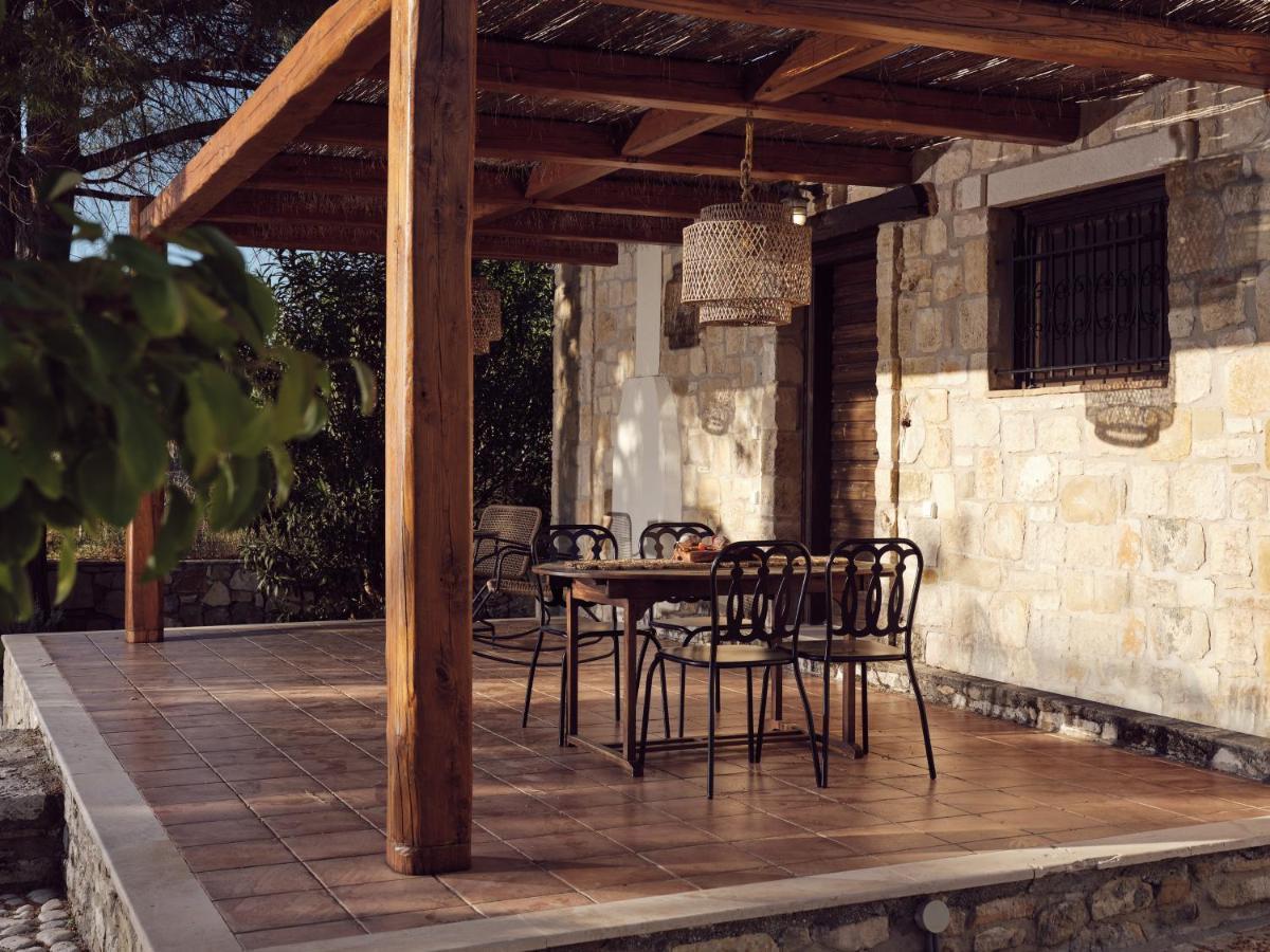 Leeda'S Cottages Lithakia  外观 照片